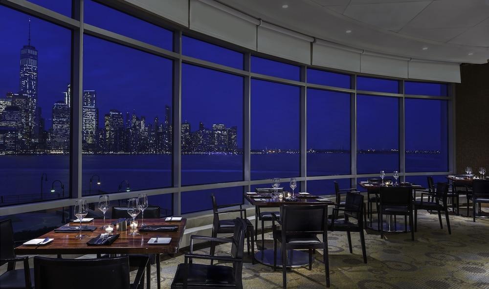 Hyatt Regency Jersey City On The Hudson Exterior photo