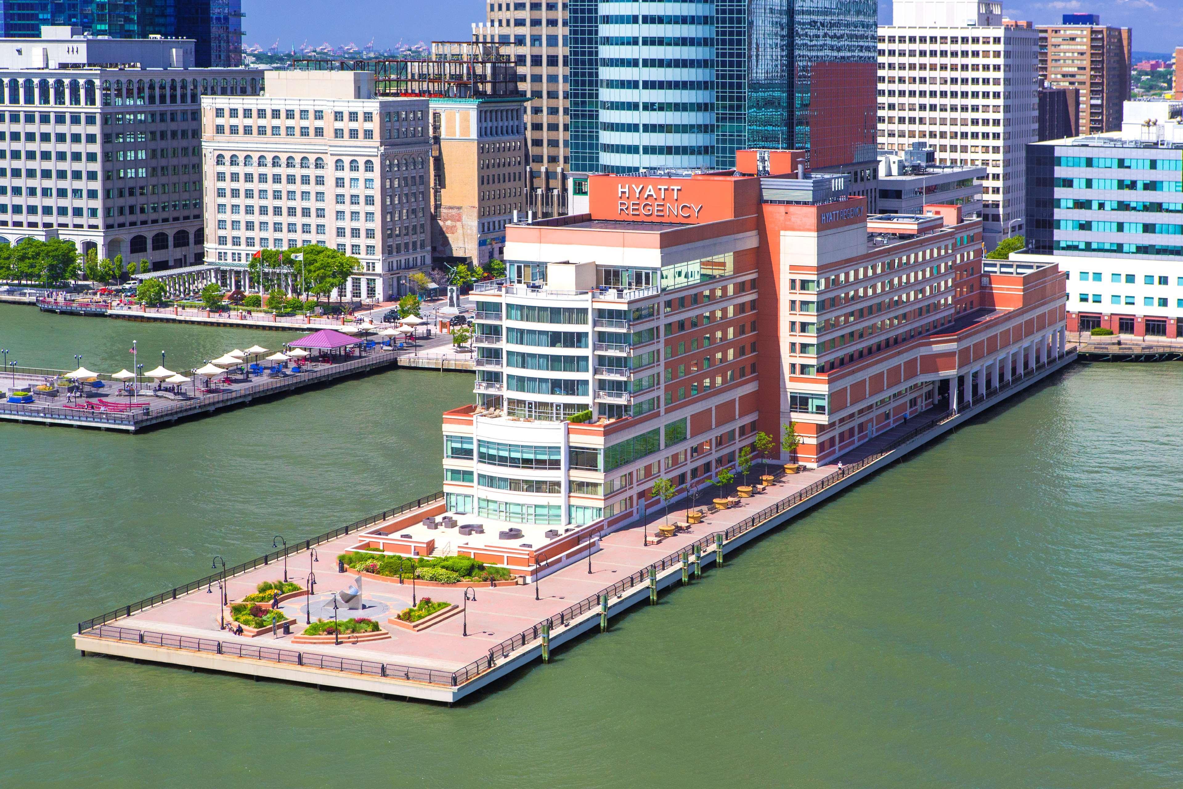 Hyatt Regency Jersey City On The Hudson Exterior photo