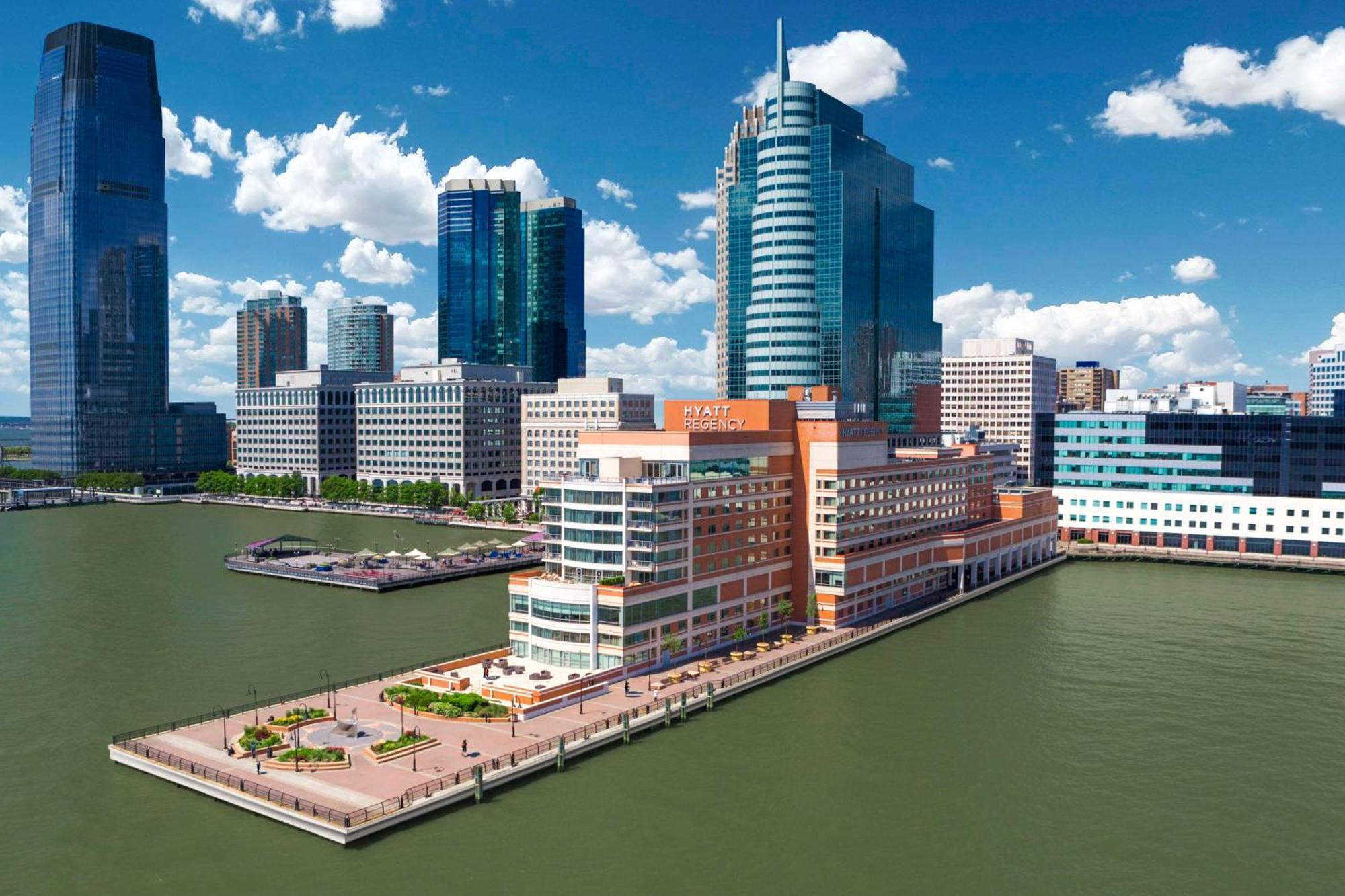 Hyatt Regency Jersey City On The Hudson Exterior photo