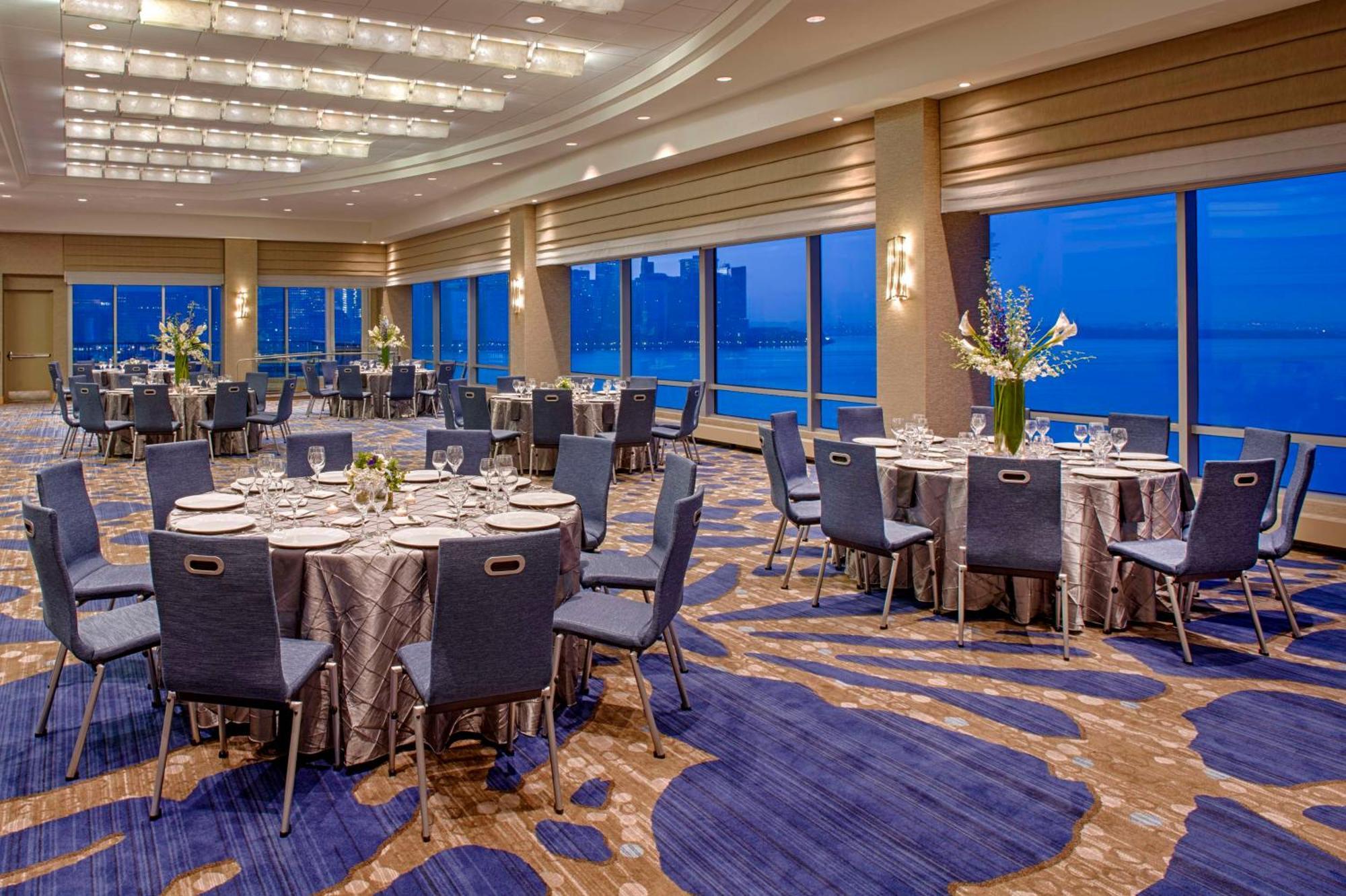 Hyatt Regency Jersey City On The Hudson Exterior photo