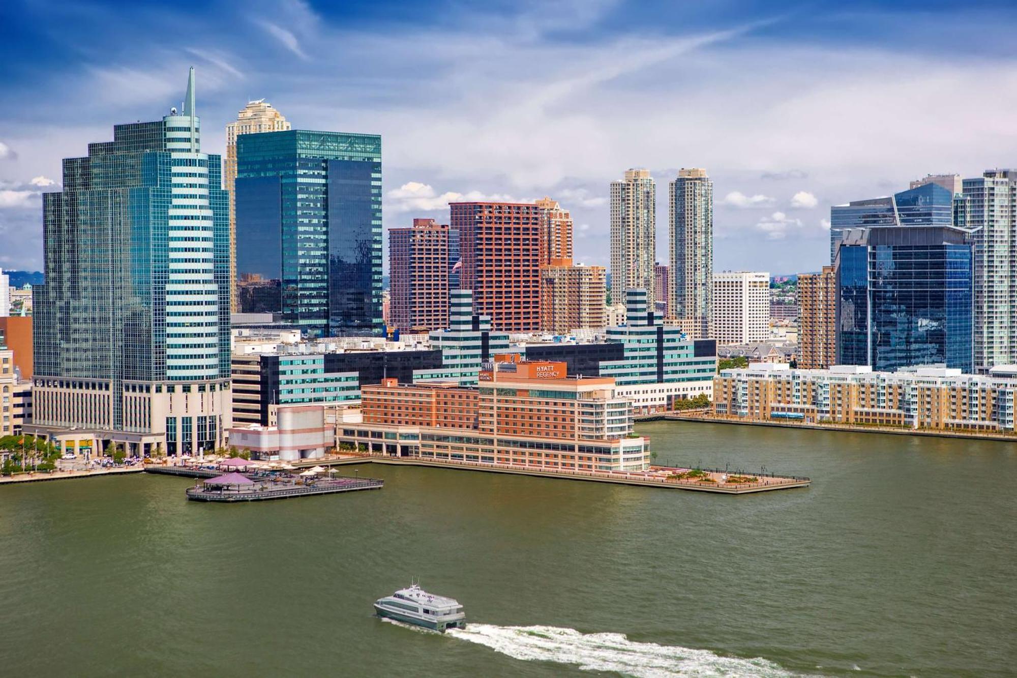 Hyatt Regency Jersey City On The Hudson Exterior photo